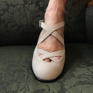 Martinez Valero creme suede heels